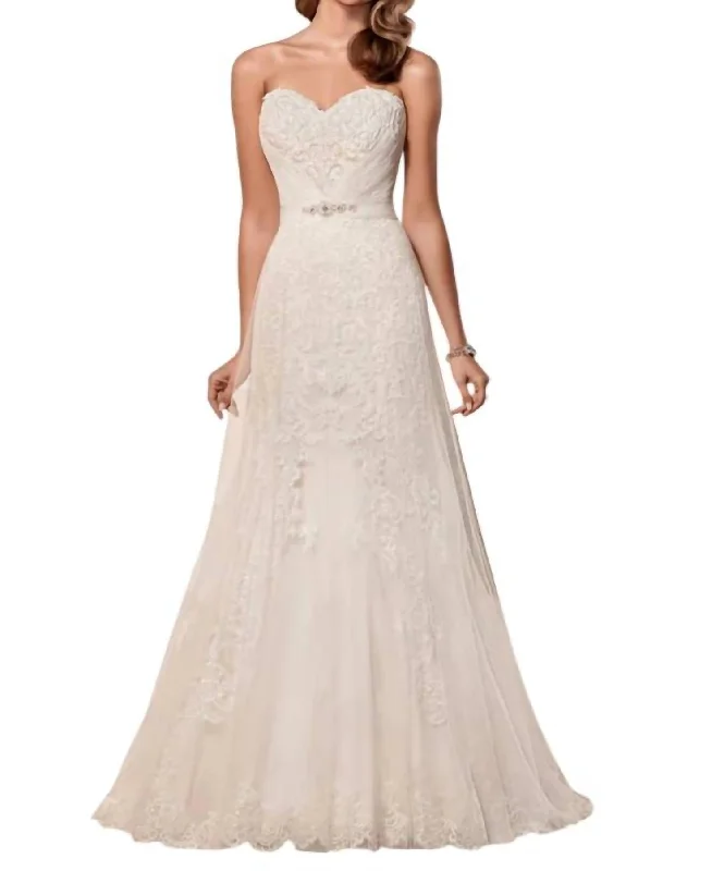 Women's Cozy Winter Attire Ethnic Cultural Event Wear Strapless Wedding Dress With Sweetheart Neckline In Ivory/almond