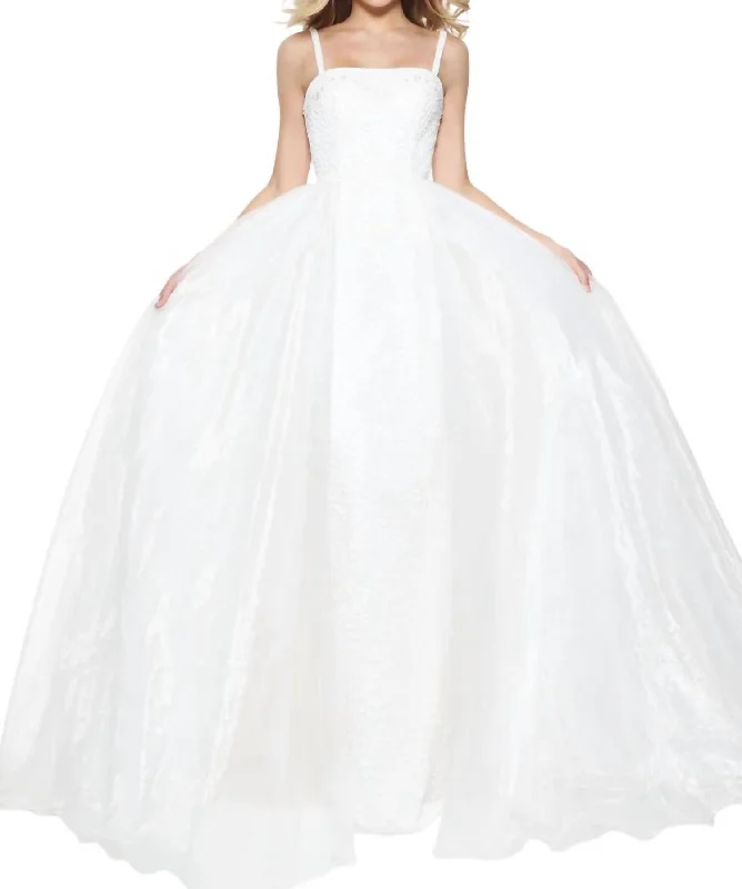 Women's Travel Attire Classic Charm A-Line Wedding Dress In Ivory