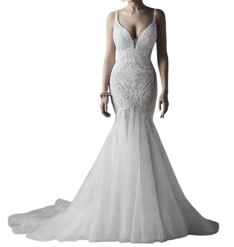 Women's Vacation Garments Now on Sale for Chic Urban Styles Emmanuelle Wedding Dress In Ivory/nude