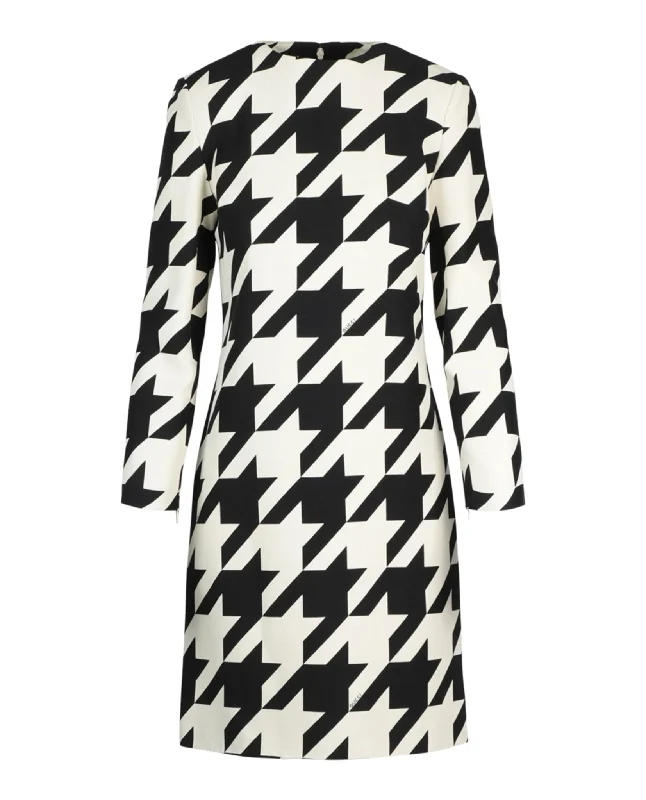 Women's Timeless Attire Score Big on Glamorous Red - Carpet Styles Houndstooth Long Sleeve Shift Dress